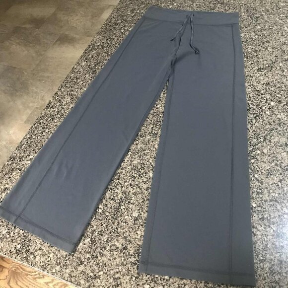 Lululemon Wide Leg Pants in Coal Gray - Picture 4 of 8